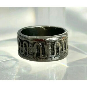 Vintage Silver Toned Wavy Band Style Unisex Ring - Size 5.5